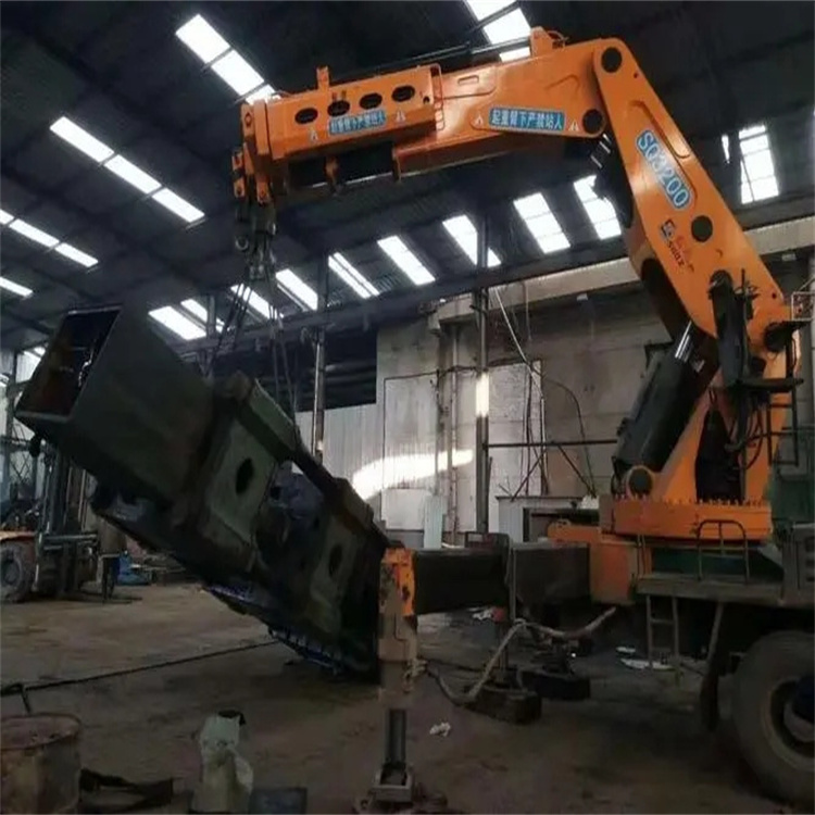 荥阳130吨折臂吊车出租吊机租赁附近电话