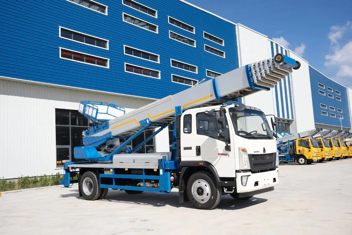 荥阳出租云梯车高空作业车 建筑垃圾搬运